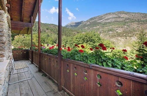 Grand Haury Ski Chalet | Chalet "1175" ideal for groups from 6 to 9 persons