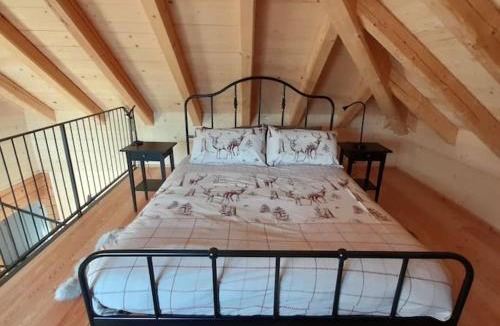 Ovaro Ski Chalet | Chalet Ridente con Patio al Gufo