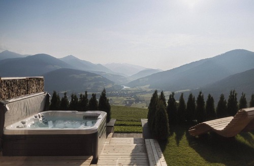 Sorafurcia Ski Chalet | Chalet 'Rueper Hof Ruipa' with Whirlpool, Private Terrace and Wi-Fi