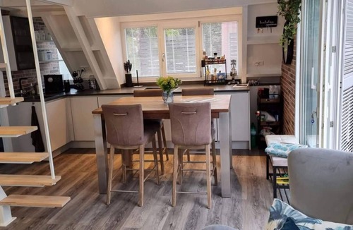 Brezzo di Bedero Ski Chalet | Chalet with a fantastic view of Lake Maggiore