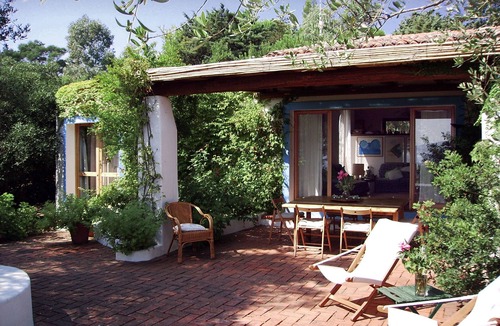 Punta Sardegna Villa | Character house with front garden of the sea