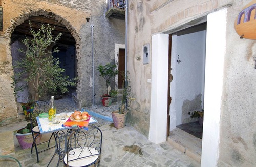 Belmonte Calabro House | Characteristic House In The Historic Center Of Belmonte Calabro, Nature and Culture