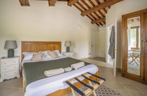 Camporotondo di Fiastrone Other | Charming 7-bedroom farmhouse with WiFi, AC in peaceful Camporotondo di Fiastrone
