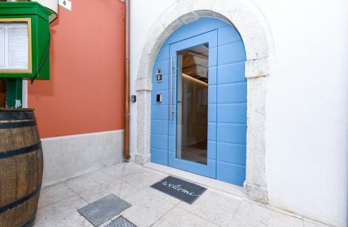 Assenza Apartment | Charm Lakefront Apartments
