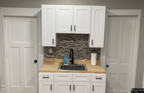 Ashtabula Apartment | Charming 2-bedroom apartment with AC, WiFi, in The Historic Ashtabula Harbor