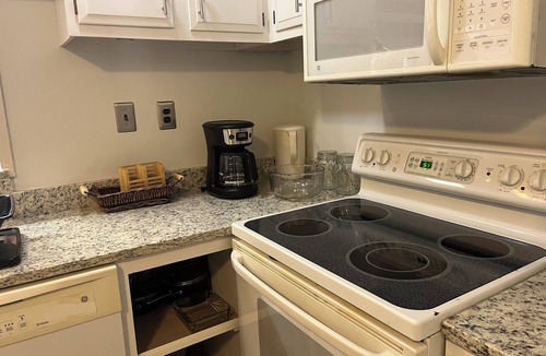 Basye House | Charming 2-bedroom Bryce Resort Townhouse. Wifi. Pool. Ski. Activity Center.