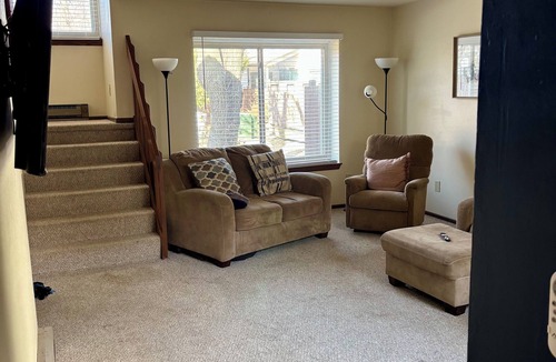 Colgate Condo | Charming 2-bedroom condo with AC, WiFi in delightful Suburban Milwaukee
