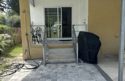 Mineral Villa | Charming 2-bedroom villa with AC and WiFi in peaceful Ruskin