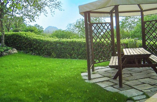 Porto Valtravaglia Apartment | Charming 2-room apartment with balcony & beautiful lake view