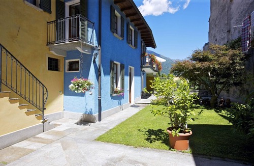 Cannobio House | Charming 2½-room house with an idyllic garden in the old town of Cannobio