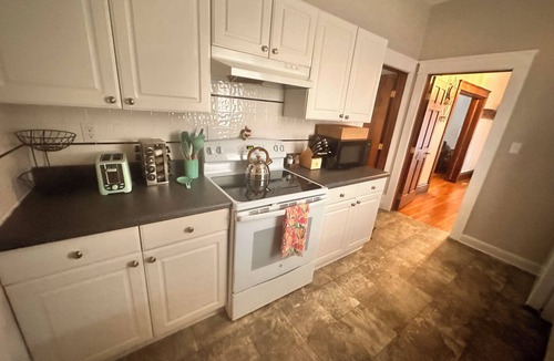 Charleston House | Charming 3-bedroom 2-bathroom house 1/2 block from river East End Charleston, WV