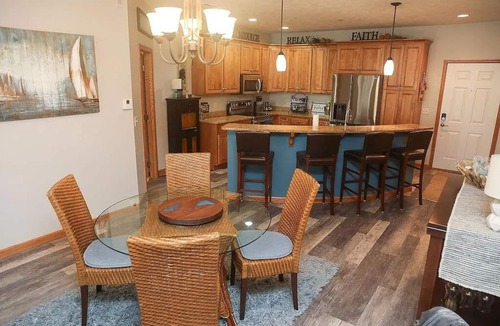 Arnolds Park Condo | Charming 3-bedroom condo in terrific Arnolds Park