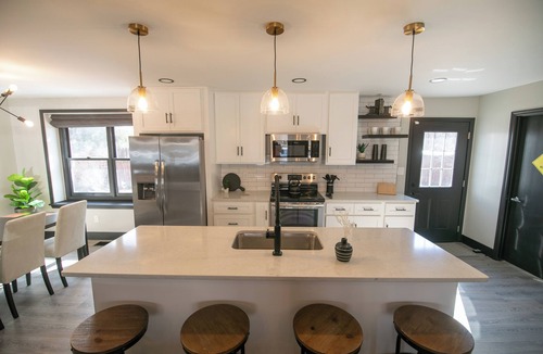 Indianapolis House | Charming 3 Bedroom Ranch in Keystone at the Crossing