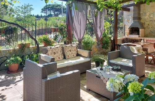 Palmi House | Charming aesthetically beautiful cottage with sea view and cozy terrace.