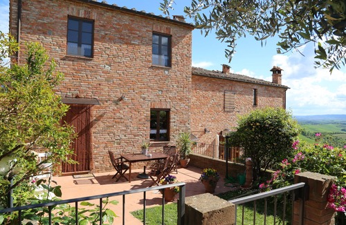 Ponte di Gabbiano Apartment | CHARMING APARTMENT IN THE HEART OF “CRETE SENESI”