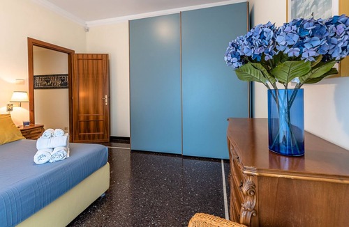 Albaro Apartment | Charming apartment with balconies, private car parking, seaside area