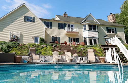 McKean Bed & Breakfast | Charming BnB on private estate with pool: Room #3