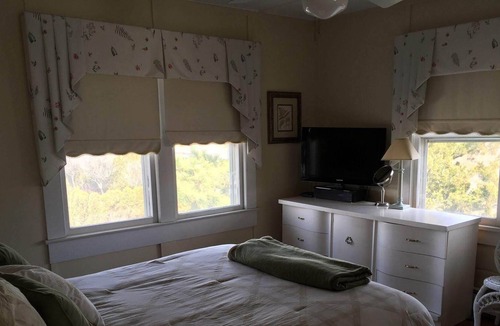 Mantoloking House | Charming Classic Shore House 5 Br Sleeps 10