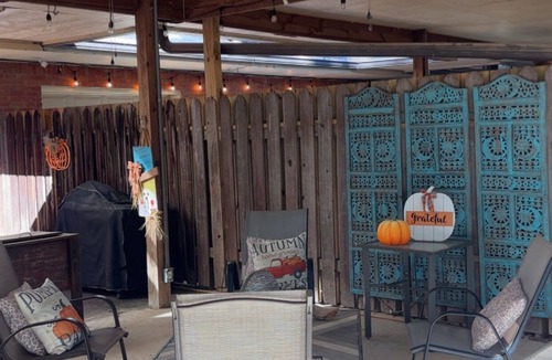 Grenada Condo | Charming condo 3-bedroom 2 bath, 2 living rooms! Stocked kitchen, laundry room