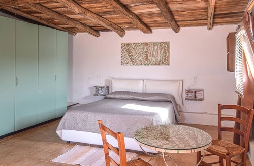 Gizzeria House | Charming cottage not far from the beach.