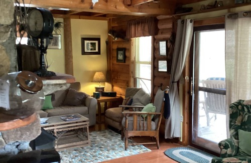 Montebello Cabin | CHARMING COUNTRY CABIN IN THE VIRGINIA BLUE RIDGE MOUNTAINS