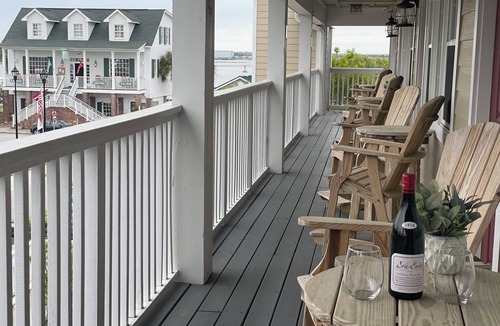 Swansboro Apartment | Charming Downtown 1-Bedroom Suite | Walk to Everything
