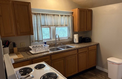 Wabash House | Charming Downtown 2 BR Cottage Walk to Honeywell, Dining & Shops