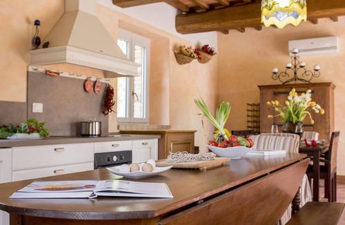 Marciano della Chiana House | Charming farmhouse immersed in the Tuscan countryside with private swimming pool and garden