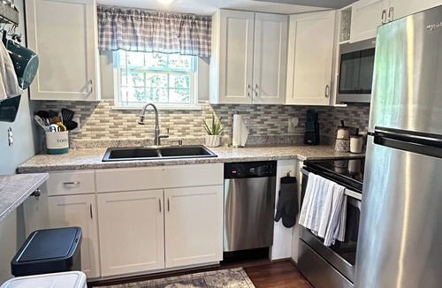 Monticello House | Charming Getaway At Conley Bottom Resort/Lake Cumberland