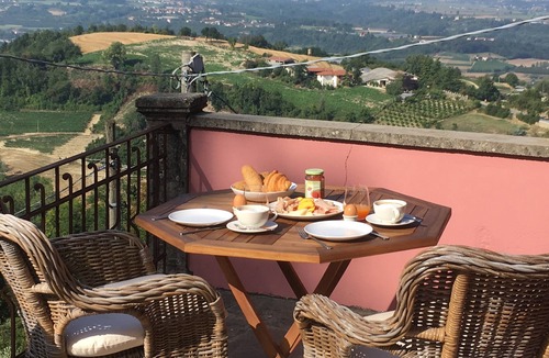 Novello House | Charming house with fantastic view and in the centre of Novello.