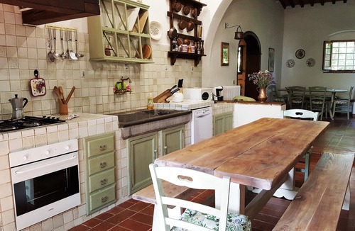Terranuova Bracciolini Villa | Charming spacious 1500s stone farmhouse with private pool