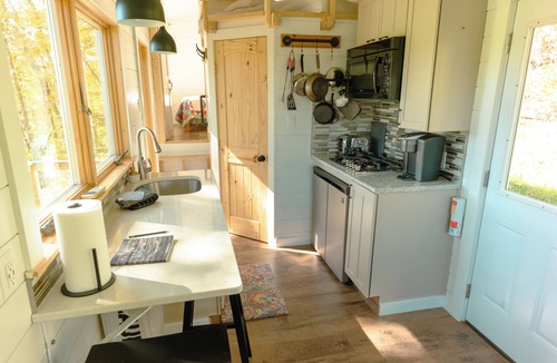 Spring Mills House | Charming "Little House" at Buckleberry View>EV Charging>Gorgeous View>Hot Tub