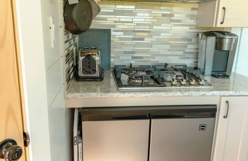 Spring Mills House | Charming "Little House" at Buckleberry View>EV Charging>Gorgeous View>Hot Tub