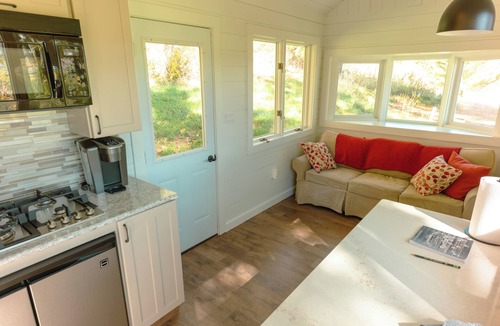 Spring Mills House | Charming "Little House" at Buckleberry View>EV Charging>Gorgeous View>Hot Tub