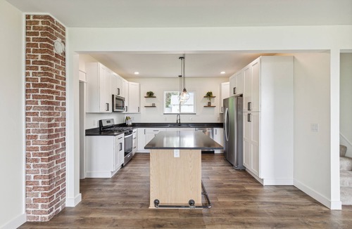 Gilford House | Charming Modern Farmhouse just 10 minutes away from Frankenmuth!