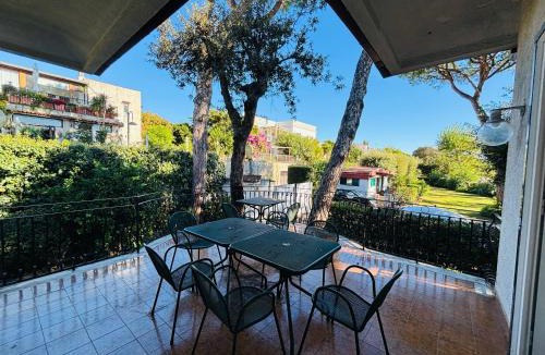 Posillipo House | Charming Posillipo Sea View Ibiscus House