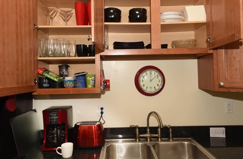 Treme Cottage | Charming Treme Cottage 3 Blocks From French Quarter