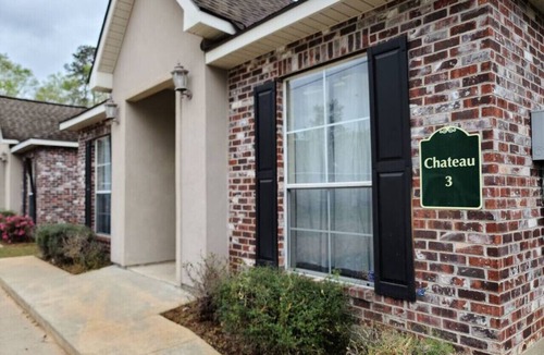 Pine Grove Apartment | Chateau 3, spacious townhouse in Tickfaw, LA