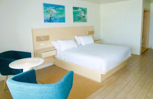 Bostroms Lower Ormond Beach Hotel | Chateau Mar Beach Hotel NEWLY REFURBISHED