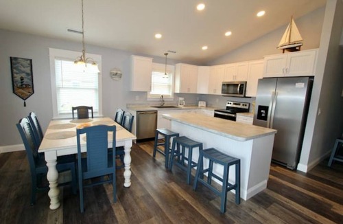 Colington Cottage | Cherie's Place OBX Close to Beach & Sound