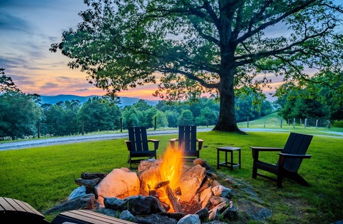 Scaly Mountain Cabin | Cherokee Cabin | Jetted Tub | Fireplace