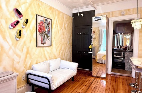 Harlem Apartment | Chic 2-Room Studio Retreat, Quiet Comfort in New York