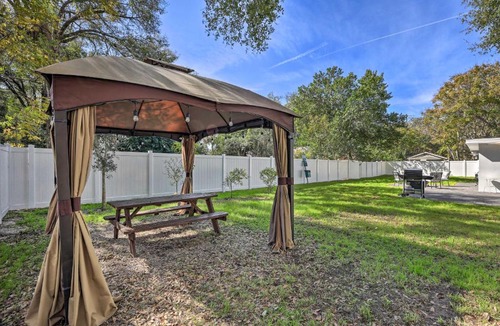 Mount Dora House | Chic Home w/Fire Pit & Patio, Walk to Lake!