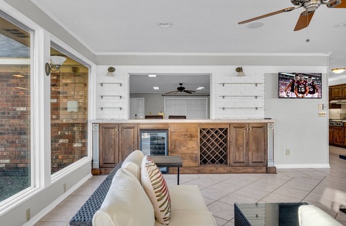 Columbus House | Clardy Main House | 4BR Family & Work Stay