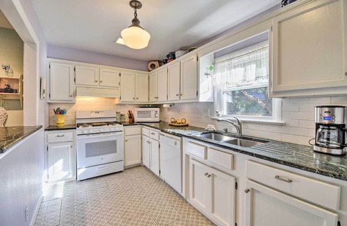 Bayview House | Classic Chesapeake Beachside Cottage w/Porch!