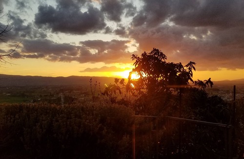 Spello Apartment | Cleopatra - Hilltop Medieval Escape with Panoramic View