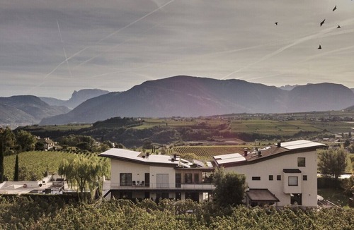 St. Michael/San Michele Apartment | Colors, shapes and light in the Apartment Weingut Klaus Lentsch