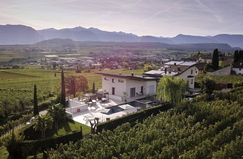 St. Michael/San Michele Apartment | Colors, shapes and light in the Apartment Weingut Klaus Lentsch