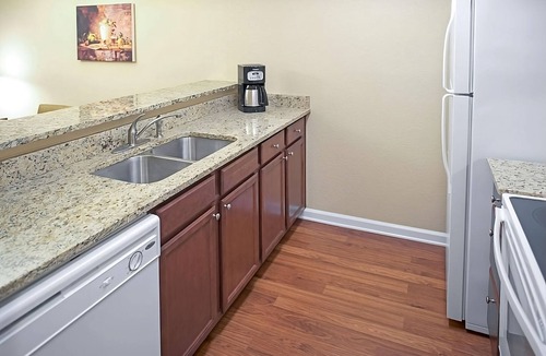 Berkeley Hotel | Comfort and Convenience! Full Kitchen, Pools! Perfect for Groups!