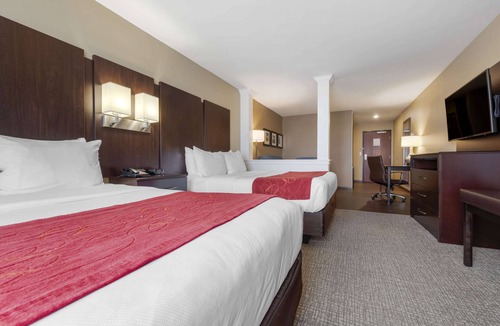 Worthington Hotel | Comfort Suites and Conference Center